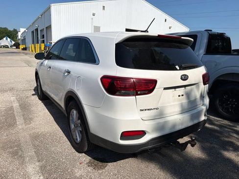 Used 2019 Kia Sorento FWD V6 image 4