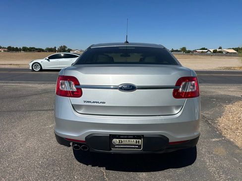 Used 2011 Ford Taurus SE FWD image 4