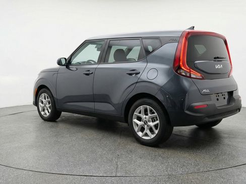 Used 2025 Kia Soul LX w/ LX Technology Package image 6