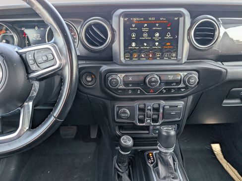 Used 2020 Jeep Wrangler Unlimited Sahara AWD/4WD image 18