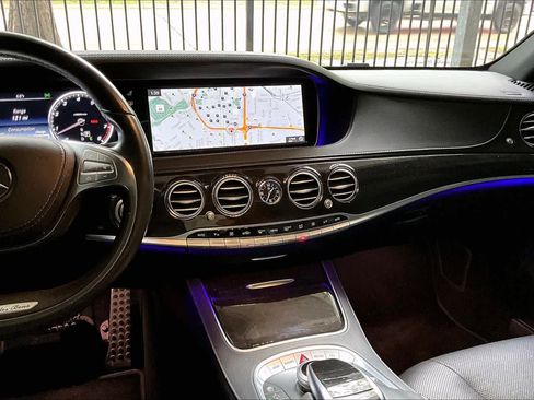 Used 2017 Mercedes-Benz S 550 Sedan image 6