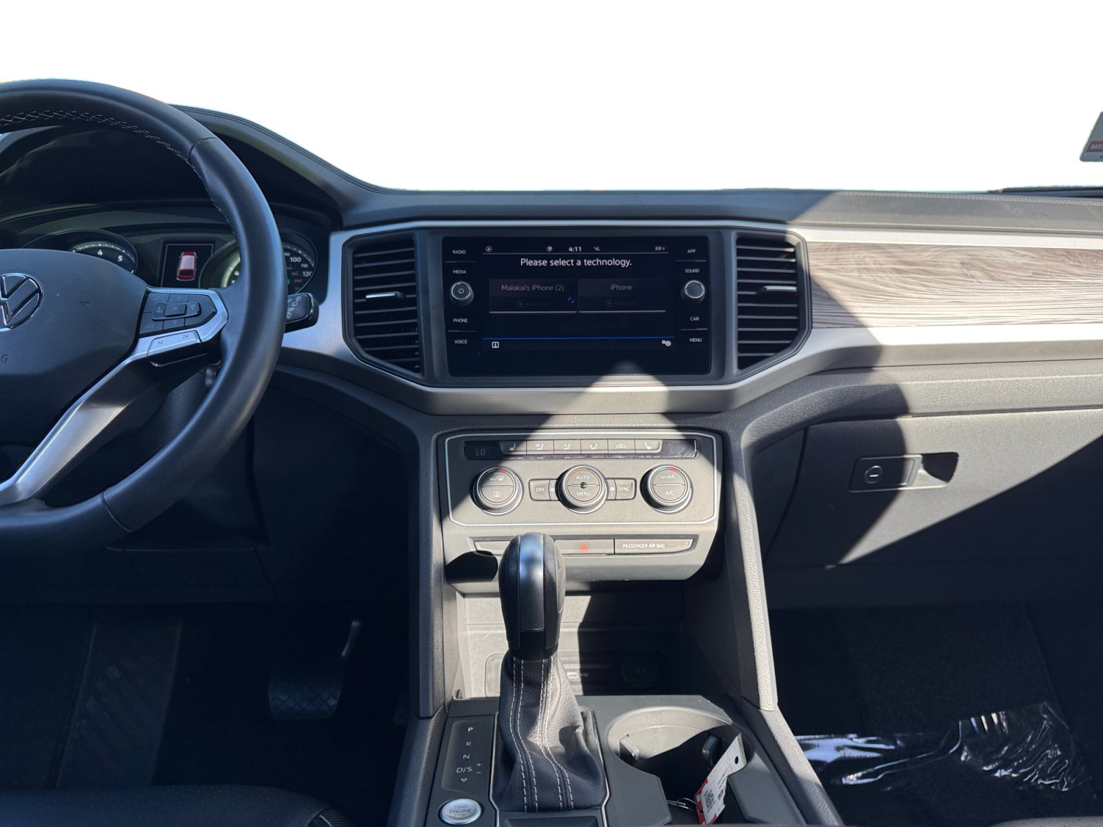Used 2021 Volkswagen Atlas Cross Sport SE FWD image 11