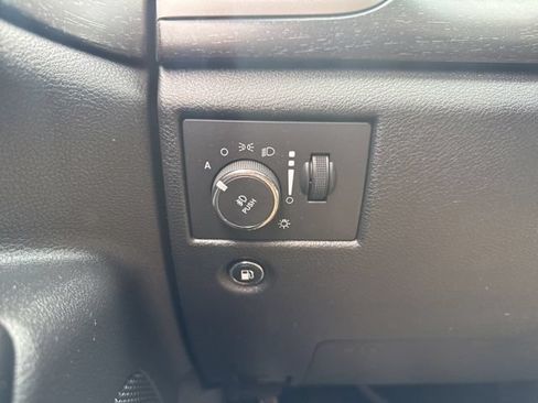 Used 2015 Jeep Grand Cherokee Altitude AWD/4WD image 14