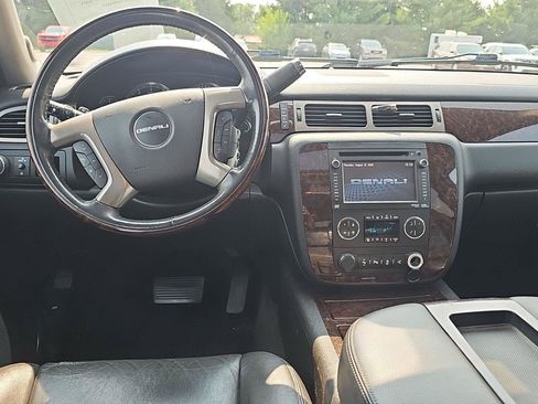 Used 2014 GMC Yukon XL Denali AWD/4WD image 8