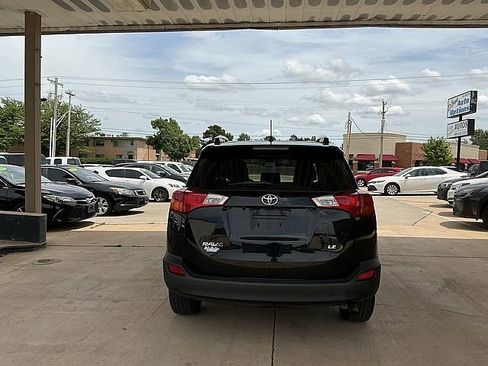 Used 2015 Toyota RAV4 LE FWD image 6