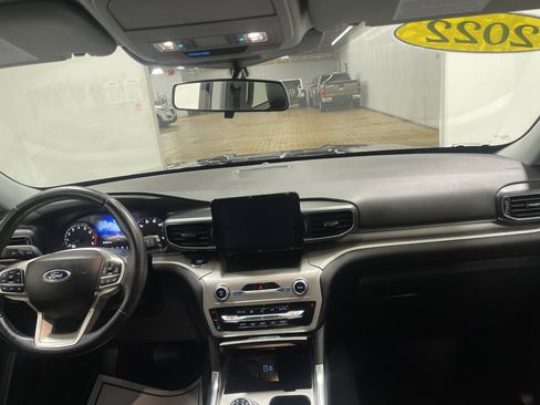 Used 2022 Ford Explorer XLT w/ Equipment Group 202A AWD/4WD image 23