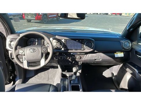 Used 2023 Toyota Tacoma TRD Off-Road w/ TRD Premium Off Road Package image 27