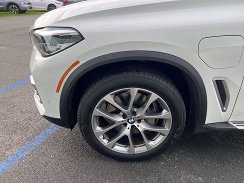 Used 2021 BMW X5 xDrive45e w/ Premium Package AWD/4WD image 5
