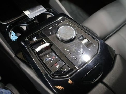 Used 2024 BMW 530i xDrive AWD/4WD image 28