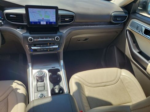 Used 2020 Ford Explorer Platinum image 26