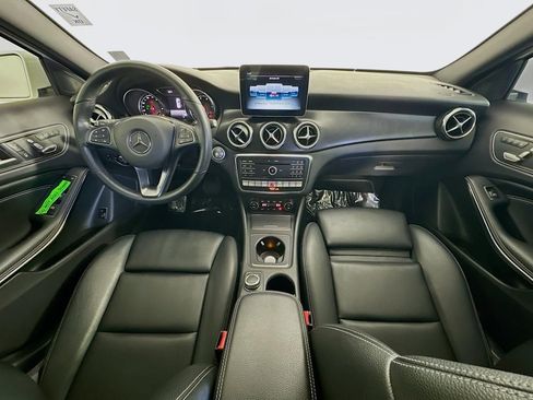 Used 2019 Mercedes-Benz GLA 250 4MATIC image 10