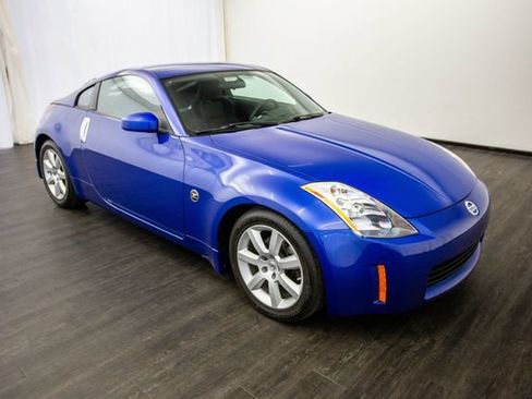 Used 2005 Nissan 350Z Coupe w/ (N93) Cargo Convenience Pkg RWD image 2