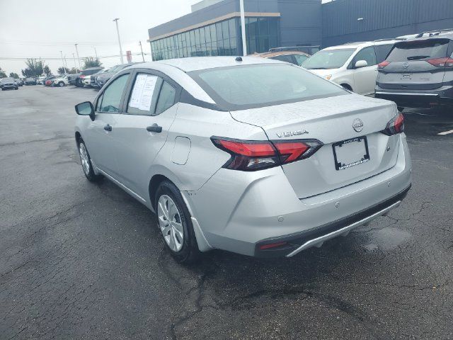 Certified 2025 Nissan Versa S w/ Trunk Package FWD image 3
