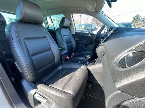 Used 2013 Volkswagen Tiguan SE image 30