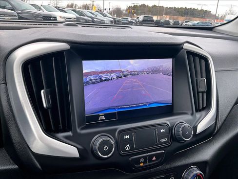 Used 2023 GMC Terrain SLE w/ Driver Convenience Package image 18