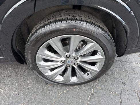 Used 2025 Buick Envista Preferred FWD image 9