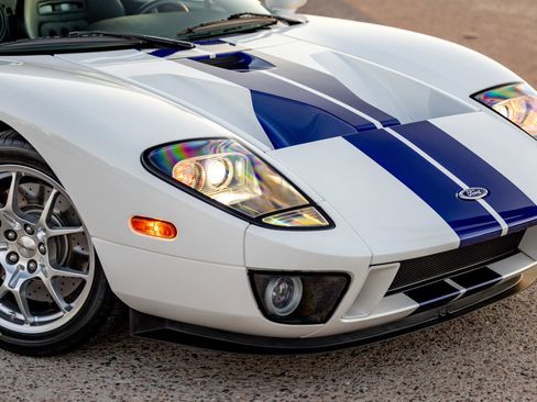 Used 2005 Ford GT RWD image 33