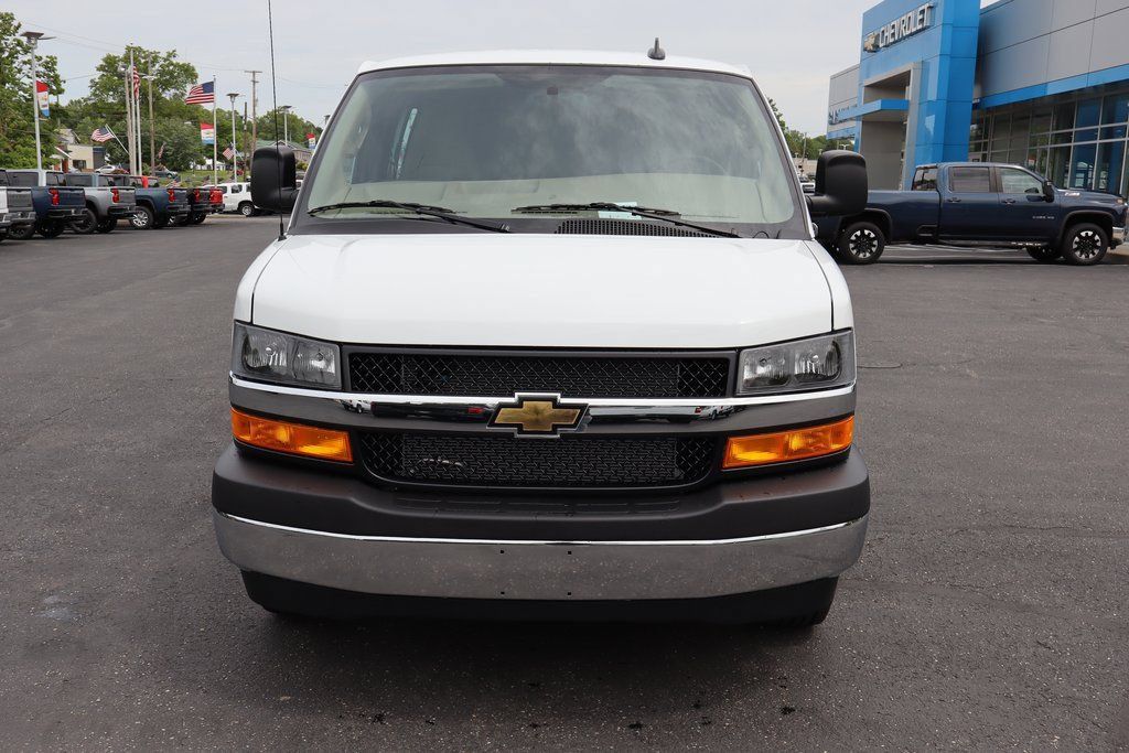 New 2025 Chevrolet Express 3500 w/ Chrome Appearance Package RWD image 21