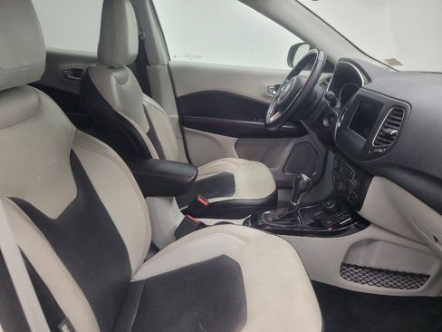 Used 2017 Jeep Compass Limited w/ Safe & Security Group AWD/4WD image 21