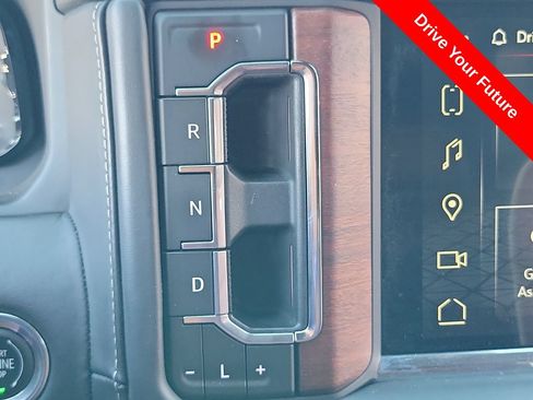 Used 2023 GMC Yukon XL Denali Ultimate AWD/4WD image 12