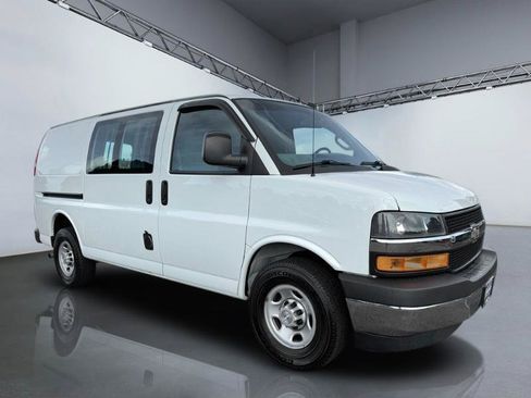 Used 2019 Chevrolet Express 2500 w/ Driver Convenience Package RWD image 8