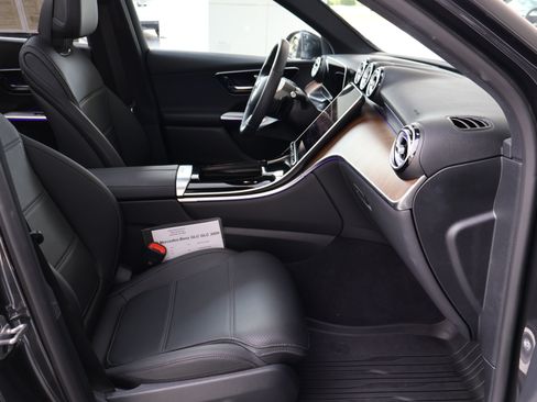 Used 2026 Mercedes-Benz GLC 300 image 28