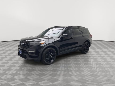 Certified 2024 Ford Explorer ST-Line w/ Class IV Trailer Tow Package AWD/4WD image 42