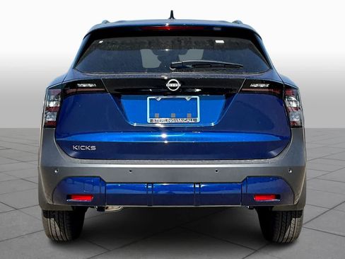 New 2026 Nissan Kicks SV w/ Charging Package FWD image 4