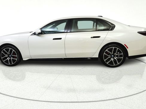 Used 2023 BMW 740i RWD image 4