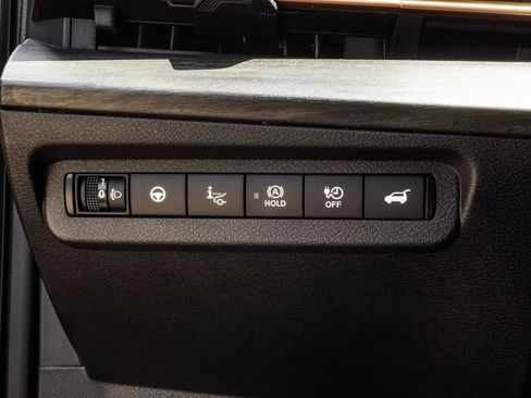 Used 2024 Nissan Ariya AWD image 29