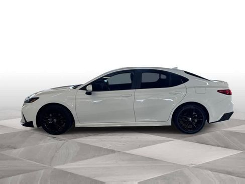 Used 2025 Toyota Camry SE FWD image 5
