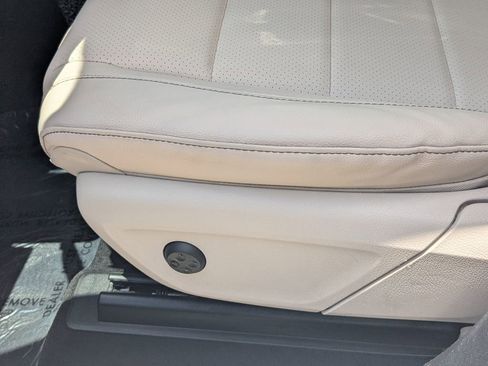 Certified 2022 Mercedes-Benz GLE 350 w/ Premium Package image 37