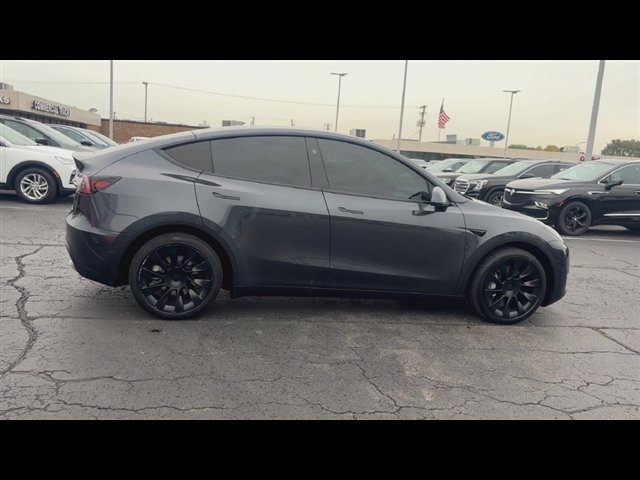 Used 2024 Tesla Model Y Long Range AWD/4WD image 9