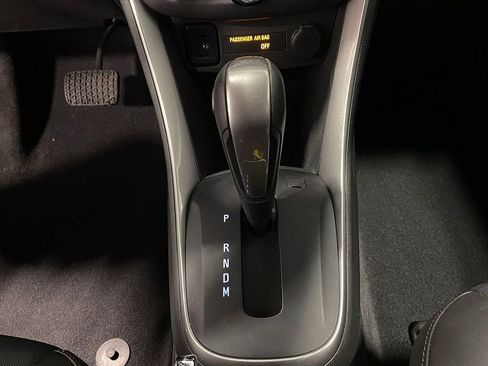 Used 2022 Chevrolet Trax LT w/ LT Convenience Package image 31