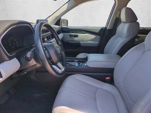 Used 2025 Honda Pilot EX-L image 13
