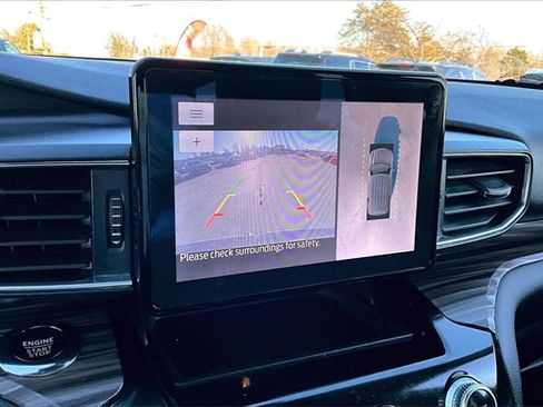 Used 2023 Ford Explorer Limited image 17