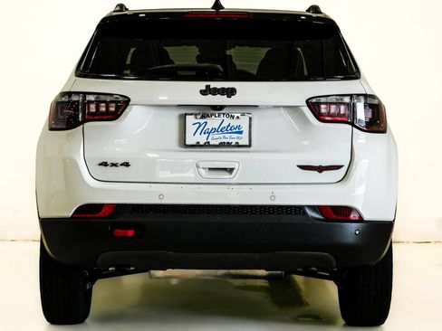 Used 2024 Jeep Compass Trailhawk AWD/4WD image 7