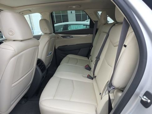 Used 2019 Cadillac XT5 Luxury w/ Advanced Security Package image 12