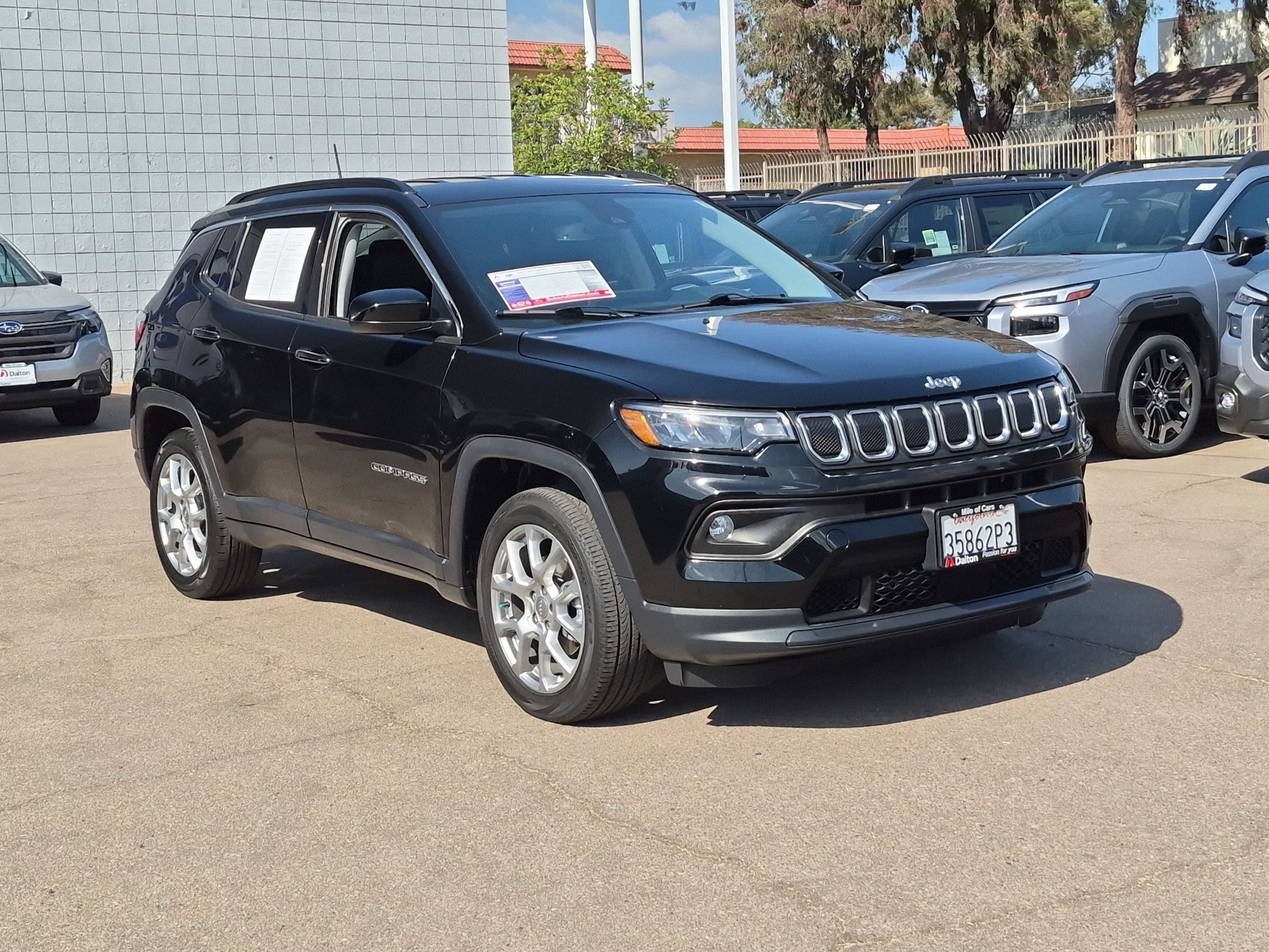 Used 2022 Jeep Compass Latitude AWD/4WD image 2