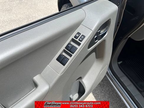 Used 2021 Nissan Frontier SV RWD image 12