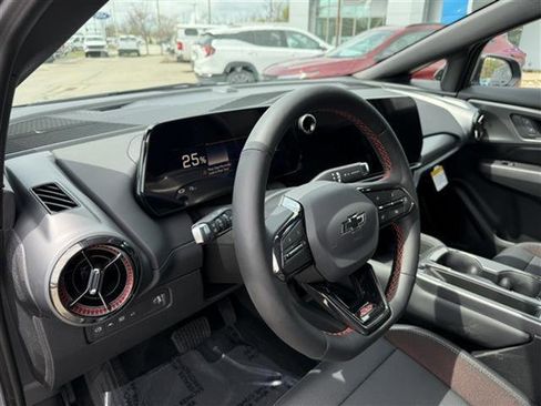 New 2025 Chevrolet Equinox EV RS image 2