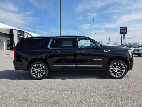 New 2026 GMC Yukon XL Denali w/ Sun & Power Step Package AWD/4WD image 9