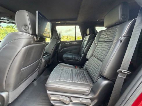 Used 2024 Cadillac Escalade Sport Platinum w/ LPO, ONYX Package AWD/4WD image 14