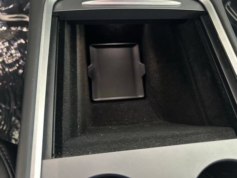 Used 2024 Tesla Model Y Long Range RWD image 42