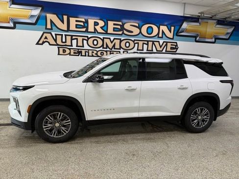 New 2026 Chevrolet Traverse LT w/ Enhanced Driving Package image 2