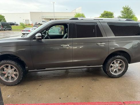 Used 2018 Ford Expedition Max Limited w/ Equipment Group 301A RWD image 2
