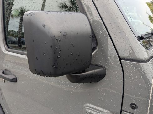 Used 2022 Jeep Wrangler Sport image 12