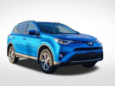Used 2018 Toyota RAV4 XLE image 1