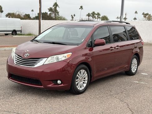 Used 2016 Toyota Sienna image 8