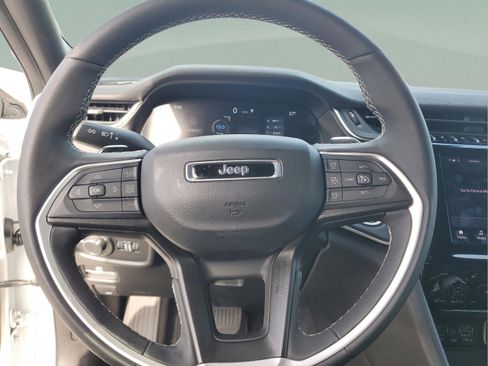 Certified 2025 Jeep Grand Cherokee L Laredo w/ Luxury Tech Group I image 17